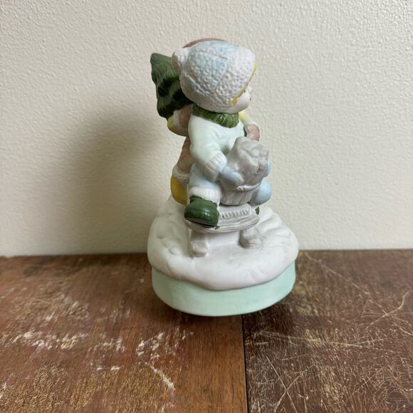 1989 House of Lloyd VINTAGE‎ Children Sledding Porcelain Music Box - Picture 4 of 8